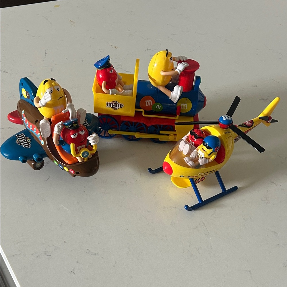 M&M'S Red and Yellow Character Vehicle Playset of 3